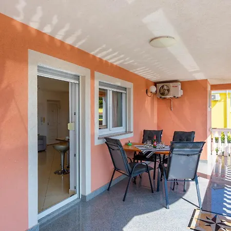 Apartament 1 Bedroom Beautiful In Crikvenica