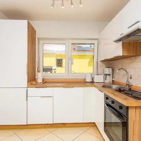 1 Bedroom Beautiful In * Crikvenica