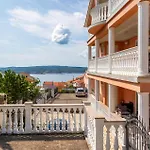 1 Bedroom Beautiful In