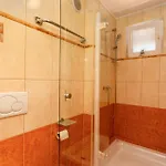 1 Bedroom Beautiful In *