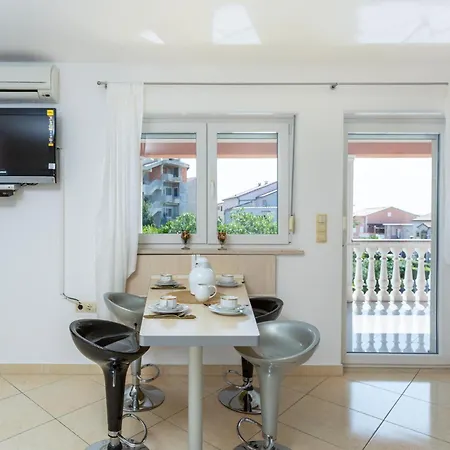 1 Bedroom Beautiful In Lejlighed Crikvenica