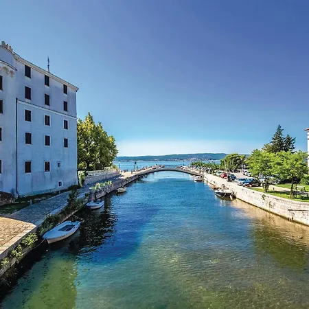 Apartamento 1 Bedroom Beautiful In Crikvenica